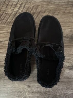 Women's Black Faux-Sherpa Slip-On Shoes